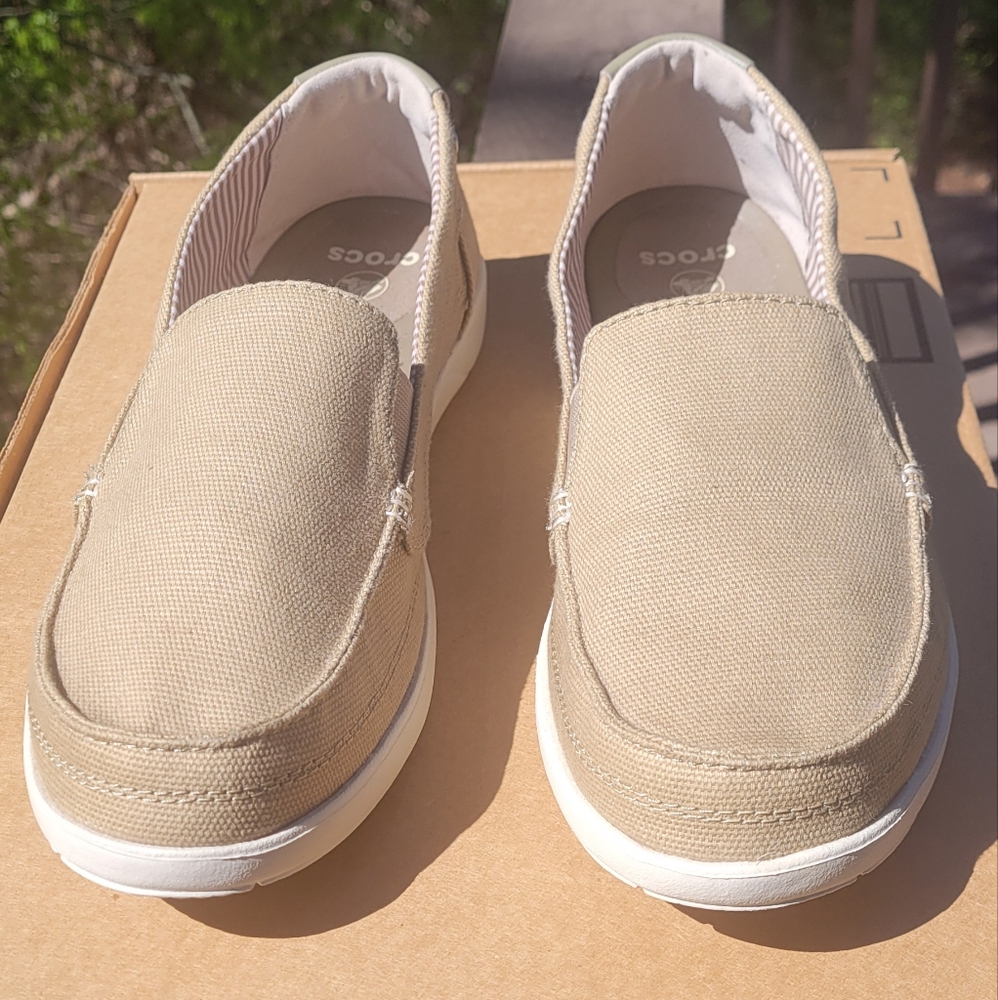 Crocs Women's Walu Loafer | Loafers for Women | Walking Shoes for Women Size 11
